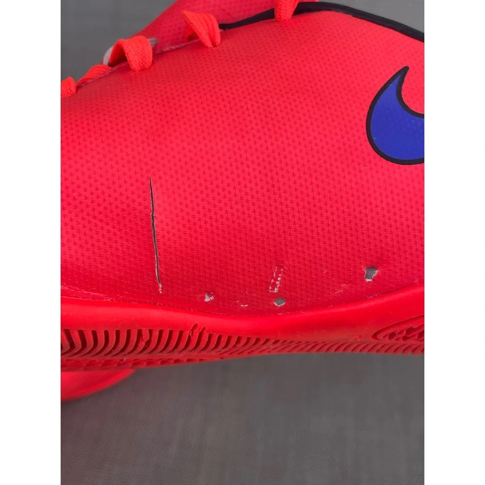 Nike Mercurial Victory Soccer Shoes Youth 5.5Y Bright Crimson Excellent